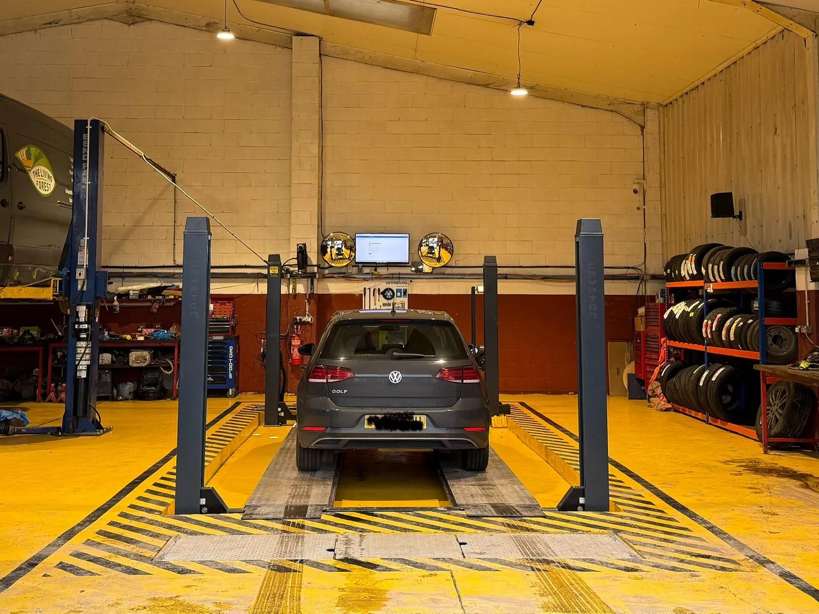 Dedicated MOT test lane at Top Plant Garage